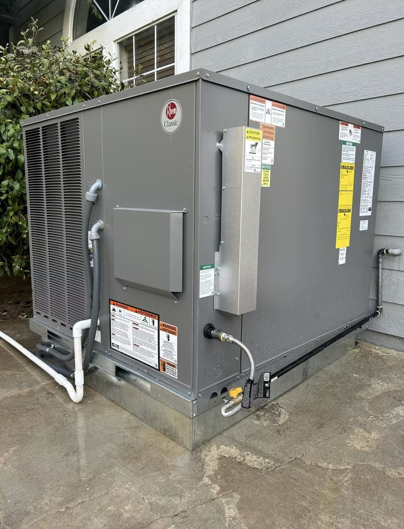 Commercial rooftop package unit installed by MG's Air in the Central Valley